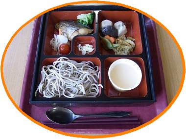 蕎麦弁当1.JPG