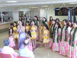2013フラダンスボランティア9.JPG